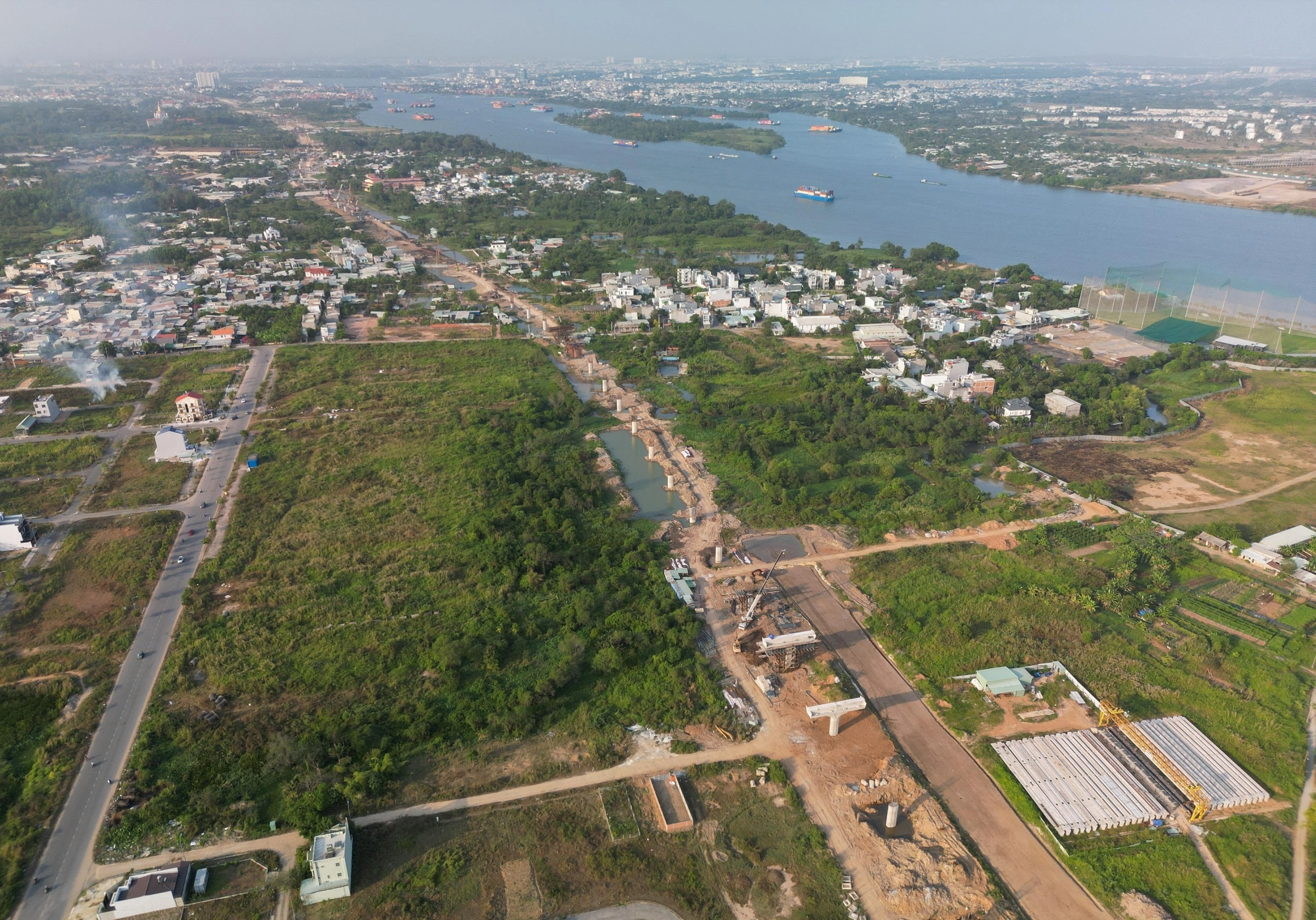 Bất động sản khu Đông TP HCM với các dự án đất nền, nhà phố. Ảnh: Quỳnh Trần